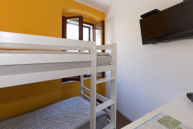 Hostel Kvarner- Private Rooms & Dorms Rijeka Exterior photo