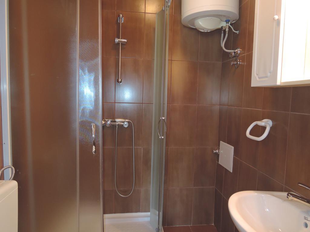 Hostel Kvarner- Private Rooms & Dorms Rijeka Exterior photo