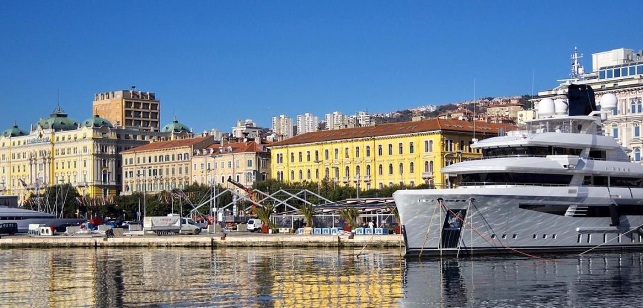 Hostel Kvarner- Private Rooms & Dorms Rijeka Exterior photo